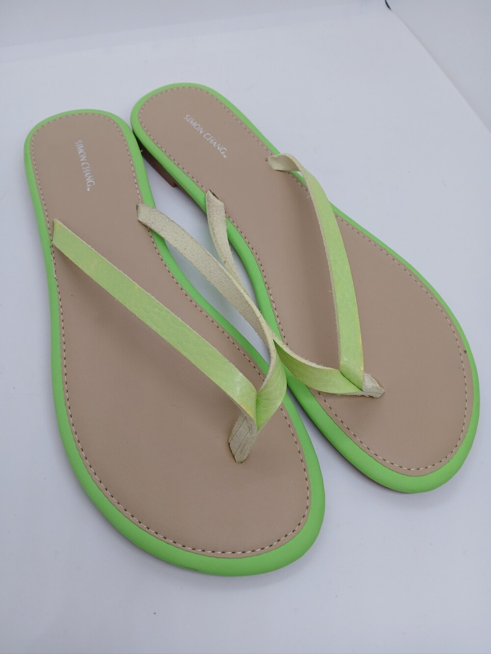 ​Simon Chang Leather Upper Minimalist Flip Flop Sandals Lime Green 10/11 NEW